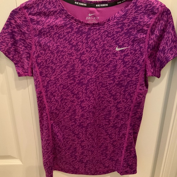 Nike Tops - Nike Women’s running shirt